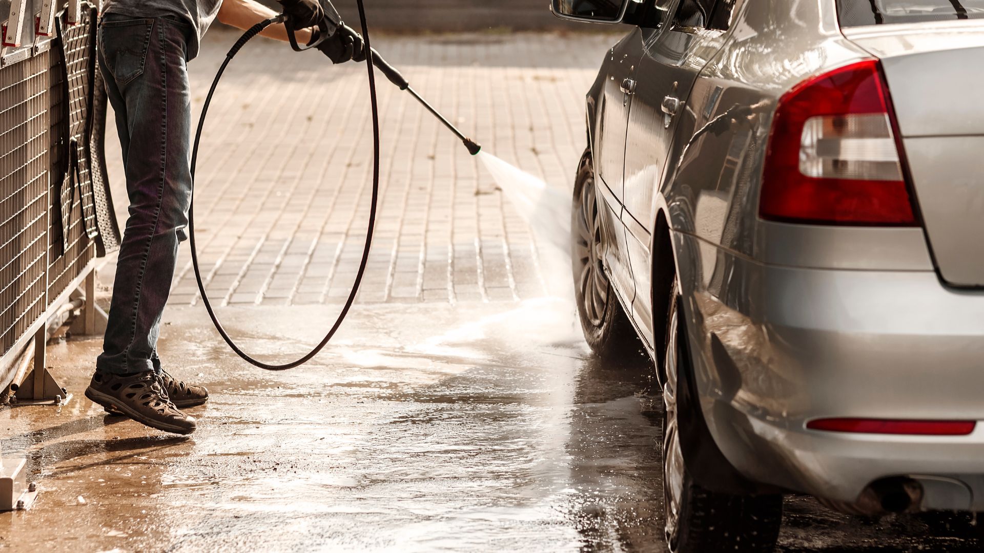 14 Reasons to Choose a Self-Service Car Wash Over Automatic Washes